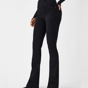 Spanx high rise flared stretchy pants 
Size medium 
no flaws